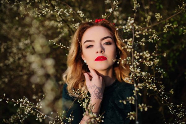 How to Choose and Style a Business-Formal Dress with an Asymmetrical Neckline?